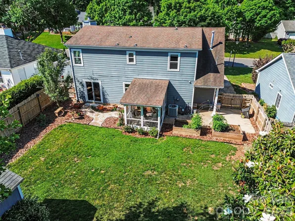 8521 Milton Morris Dr, Charlotte, NC 28227