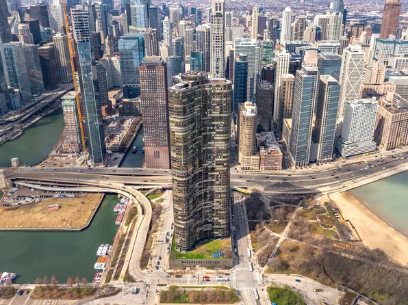 505 N Lake Shore Dr APT 2404, Chicago, IL 60611