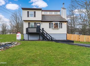 151 Schoonover Ct, Bushkill, PA 18324