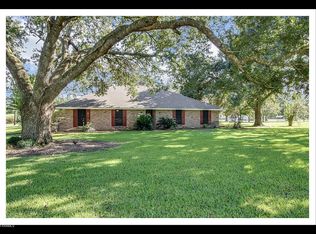 1005 Hebert Ln, Saint Martinville, LA 70582