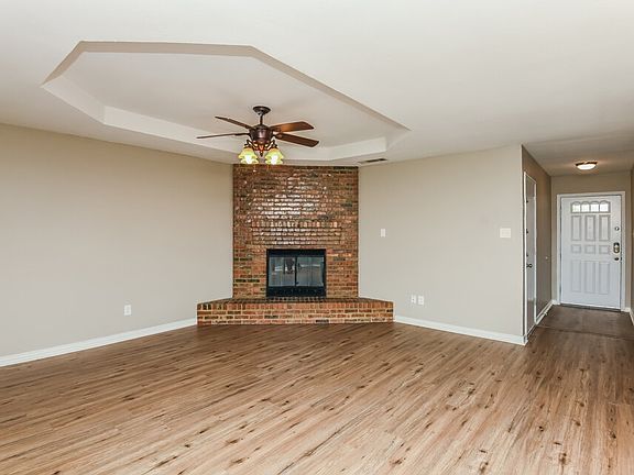 5th image of 753 Hampshire Dr