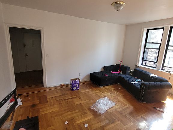 4th image of 54 W 174th St APT 6H