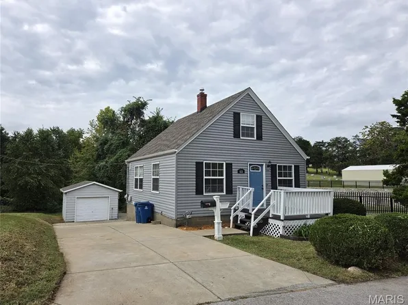 613 Schaefer Pl, Saint Charles, MO 63301