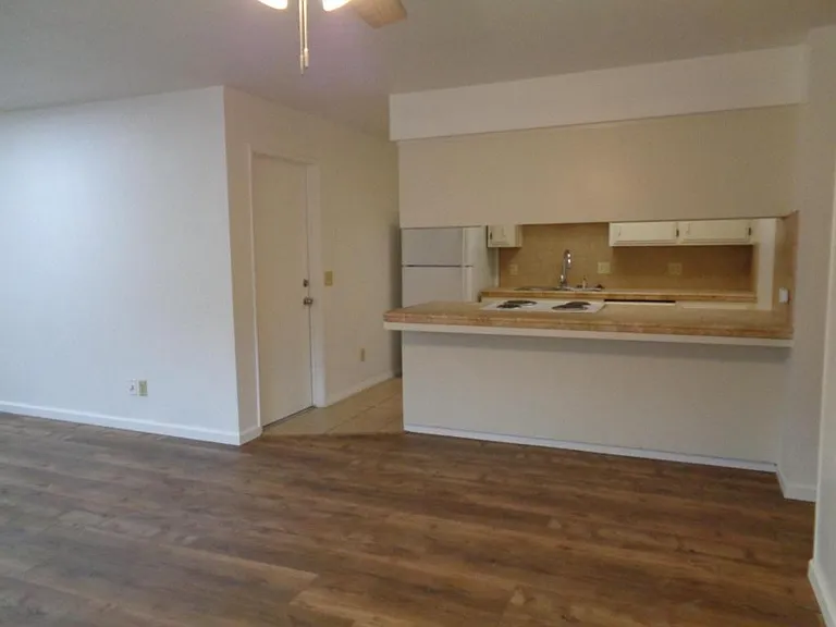 244 W Alexander Ave — Photo 7