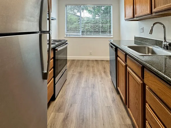 The Chase Apartment Homes, 1720 12th Ave APT 204, Oakland, CA 94606