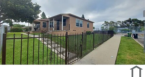 2 bed, 900 sqft, $2,300 — Photo 2