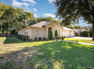 4620 Betts Dr, Grand Prairie, TX 75052
