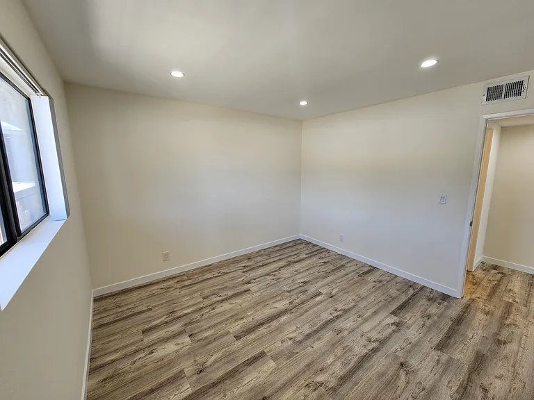626 N Isabel St #301 — Photo 18