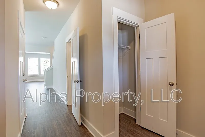 3 bed, 2.5 bath, 1650 sqft, $1,700 — Photo 4