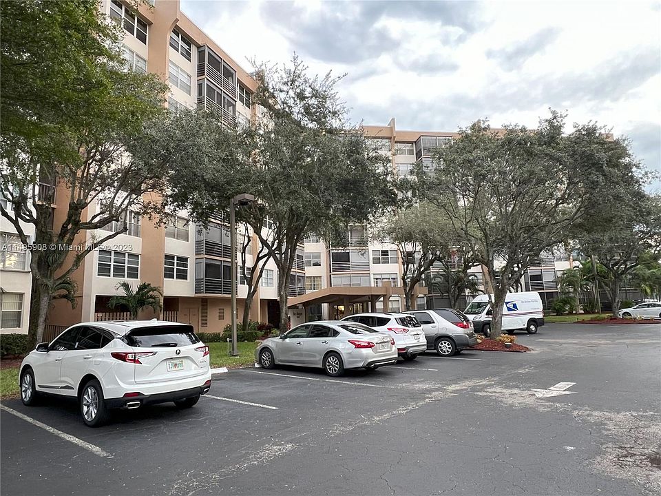 1st image of 1300 Saint Charles Pl APT 322