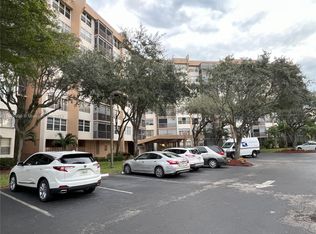1300 Saint Charles Pl APT 322, Pembroke Pines, FL 33026