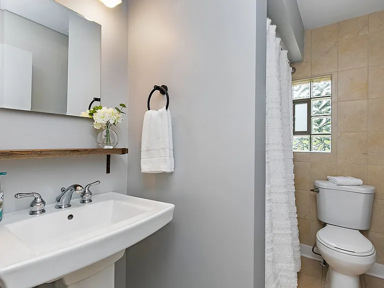1037 N Harrison St — Photo 19
