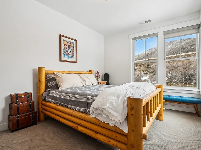 11921 N Shoreline Dr — Photo 11