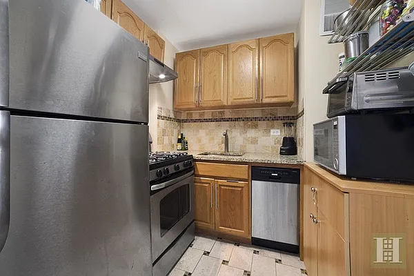 Rented by Halstead Real Estate | media 19