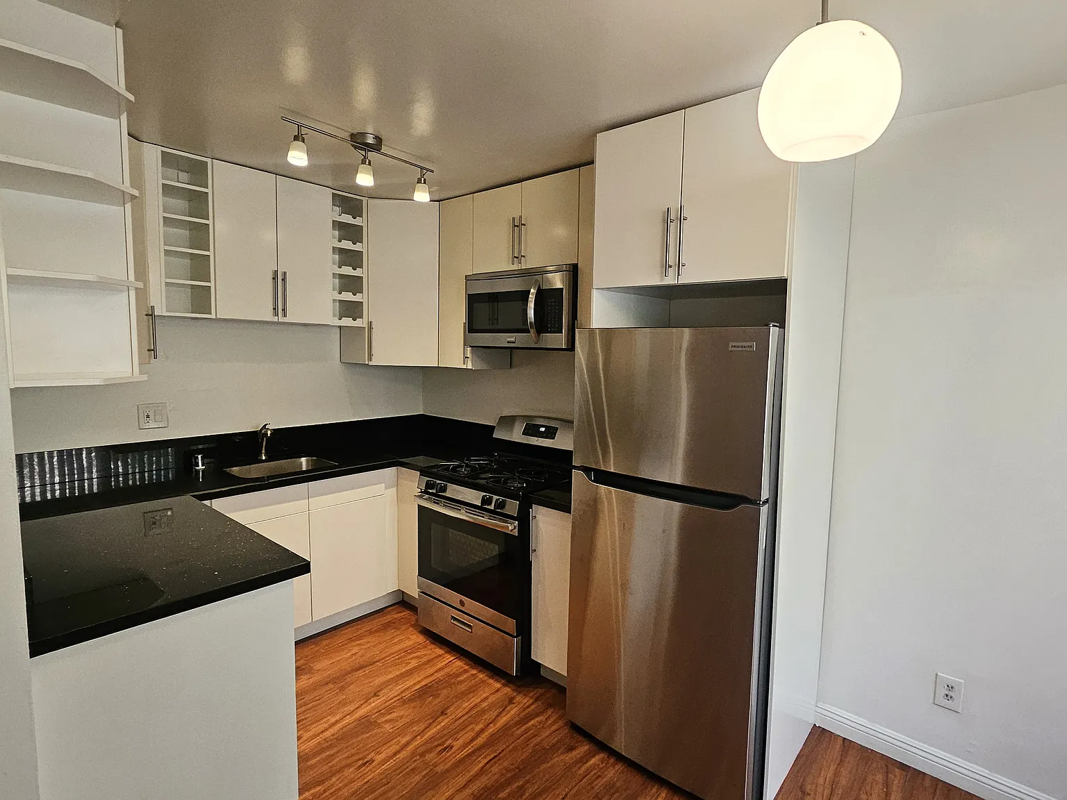 1 bed, 500 sqft, $1,650 — Photo 1