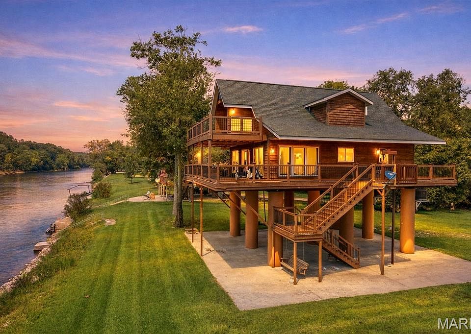 1st image of 1901 River Valley Rd