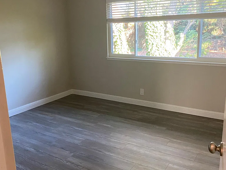 148 Lawnview Cir — Photo 16