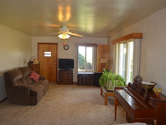 3rd image of 1301 N East 4150 Grid