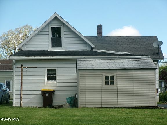 5th image of 734 E 2nd St