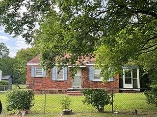 2nd image of 3049 Meade St