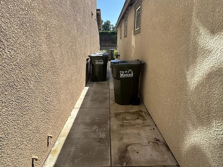 2904 Dillon Ln — Photo 18