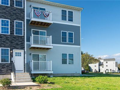60 Village Grn N Unit 10, Riverside, RI, 02915