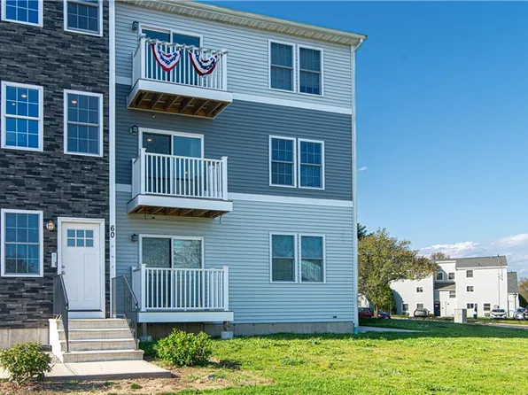 60 Village Grn N Unit 10, Riverside, RI 02915