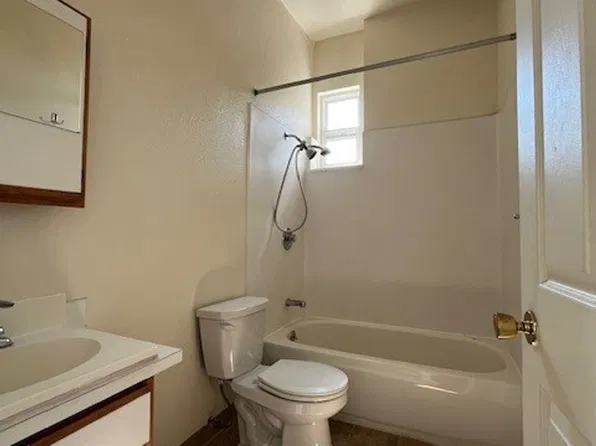 Camdon - STUDIO'S - Central District - Vintage Charm, 1901 E Jefferson St #7, Seattle, WA 98122