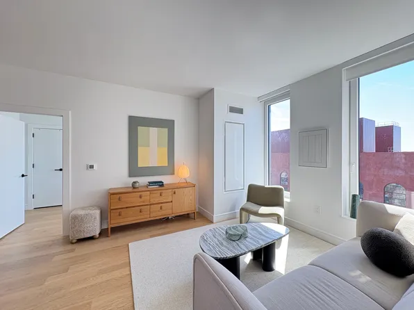 420 Carroll Street E904 image 2 of 17