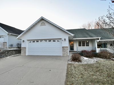 690 Jefferson Dr, Zumbrota, MN, 55992