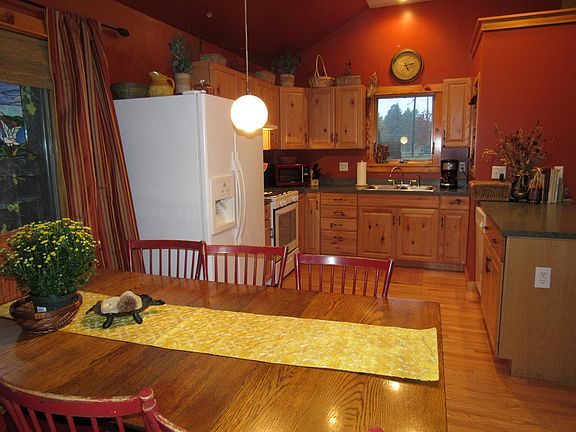 5th image of 9 Everest Ln
