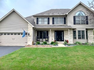 553 Danbury Dr, Oswego, IL 60543