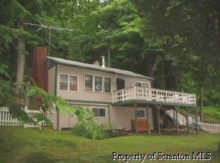 6 W Lake Rd, Laceyville, PA 18623