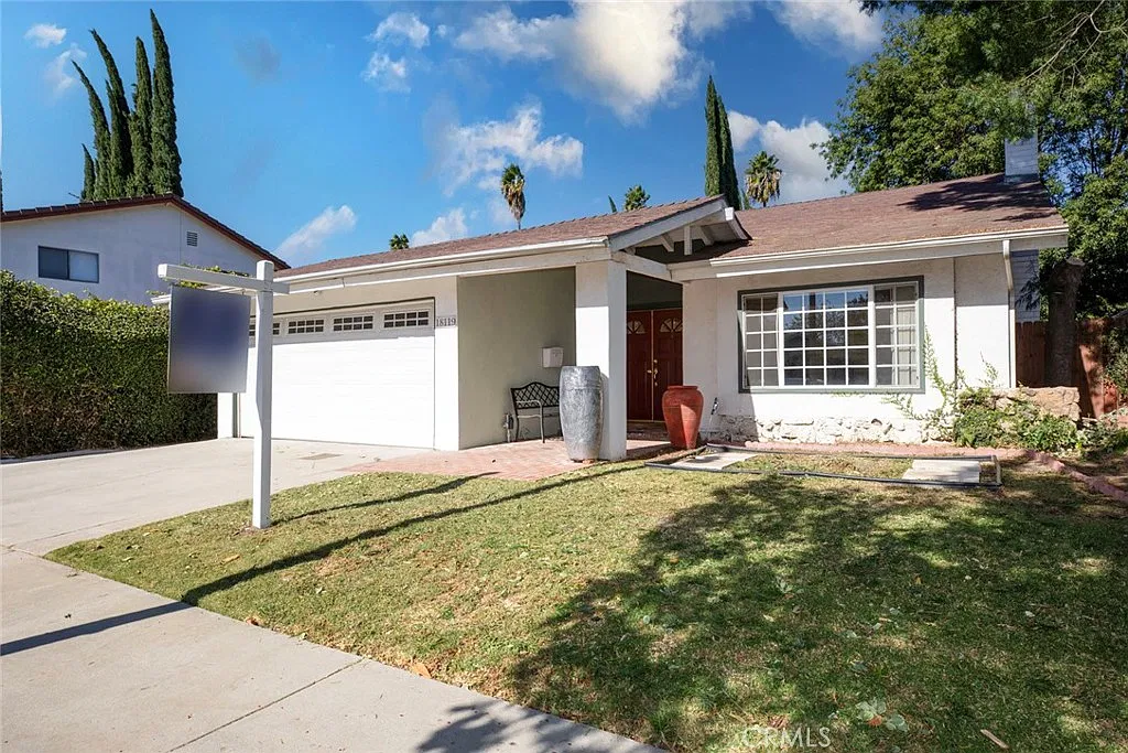 3 bed, 2.5 bath, 1876 sqft, $4,300 — Photo 2