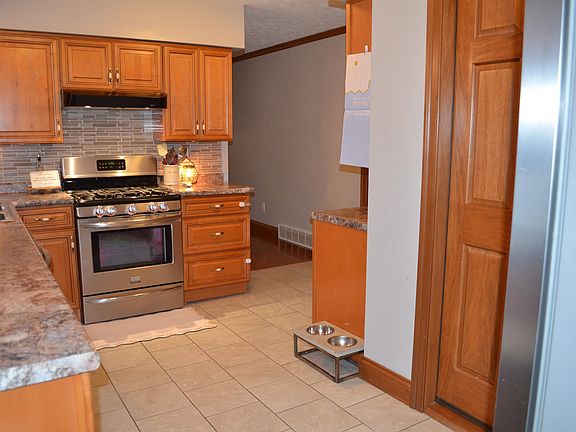 4th image of 43 Asbury St