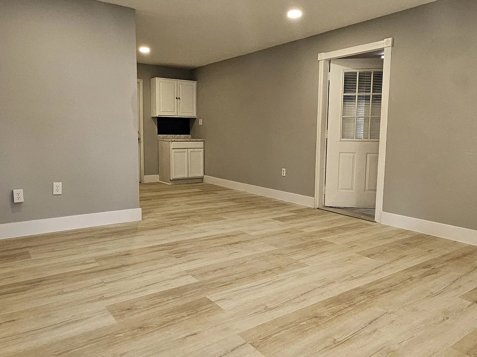 3 bed, 1384 sqft, $2,200 — Photo 3