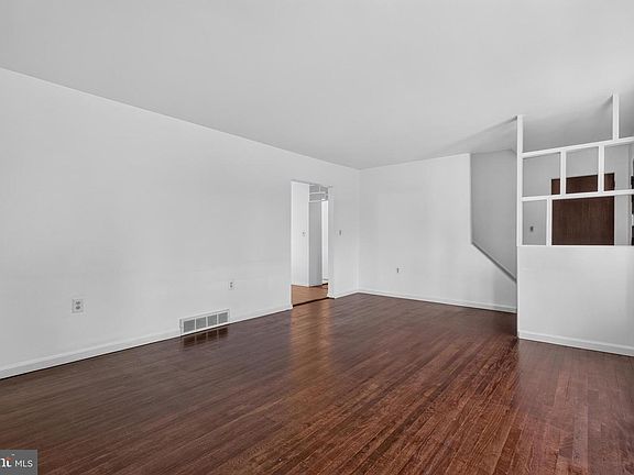 5th image of 5595 Arminda St