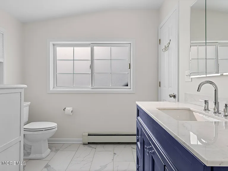 345 Macarthur Ave — Photo 16
