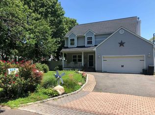 219 Clinton Ave, East Patchogue, NY 11772