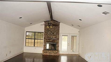 2nd image of 2582 County Road 4106