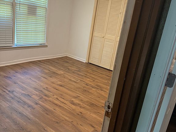 4th image of 913 Story St #2
