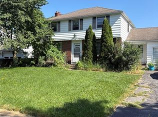 262 Simpson Rd, Rochester, NY 14617