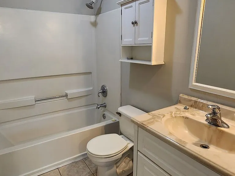 909 Bramblewood Ct — Photo 17