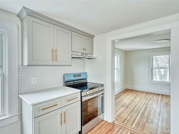 5th image of 1796 Long Pond Rd