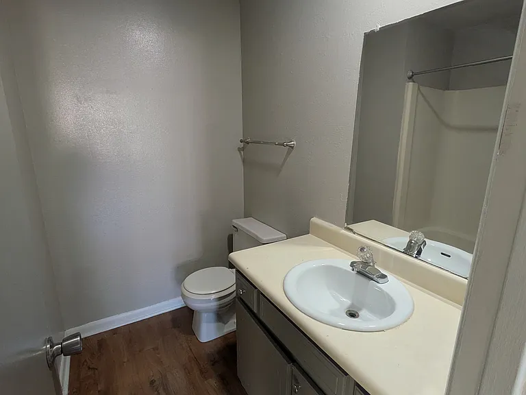 Torrance Apartment — Photo 17