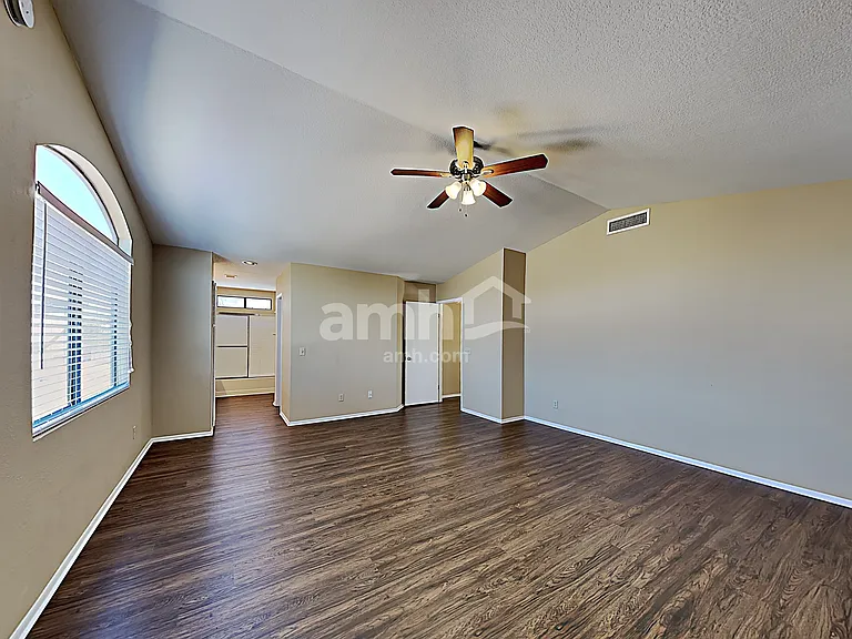 9957 E Paseo — Photo 7