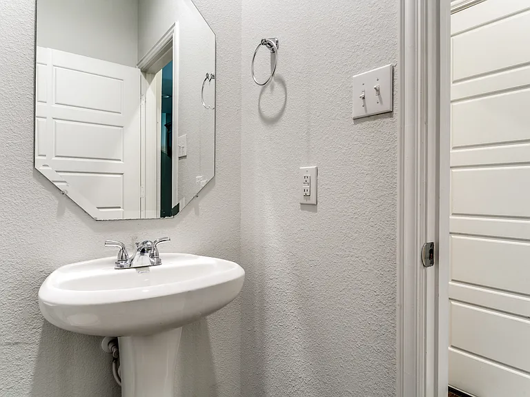 3701 Trillium Dr — Photo 9