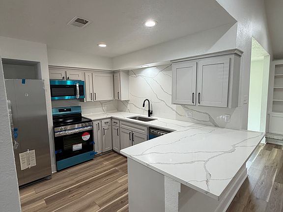5th image of 362 Dawn Hill Dr