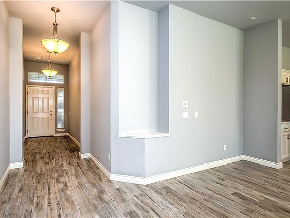 4th image of 631 Sedona Dr