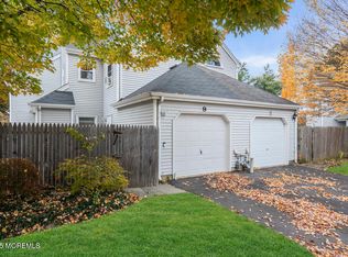 9 Holmes Ct, Freehold, NJ